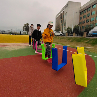 幼儿园户外爬行跳跃平衡游戏彩虹桥儿童体智能新道具感统训练器材