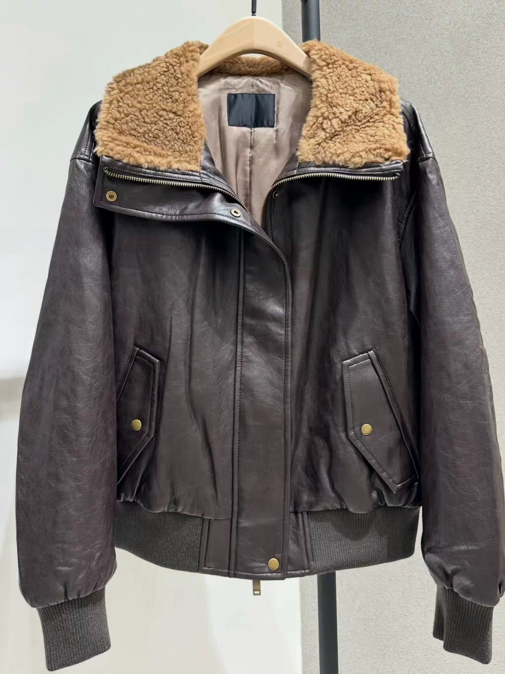 【秦岚同款】正品羽绒服90绒2026冬新品羊毛绒领素皮MBF4EIN008