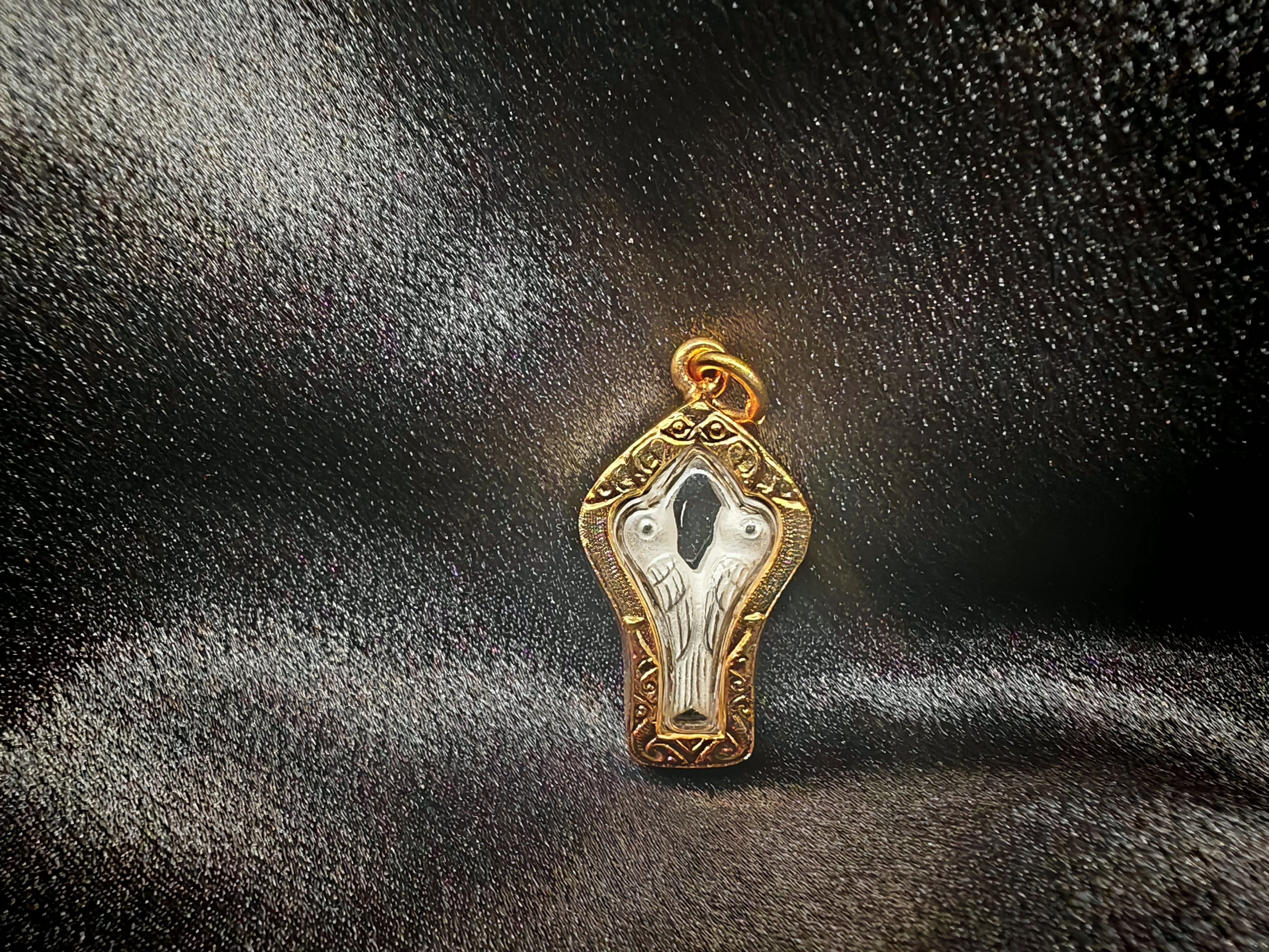 泰国特色吊坠人缘鸟佛牌男女可佩戴鎏金