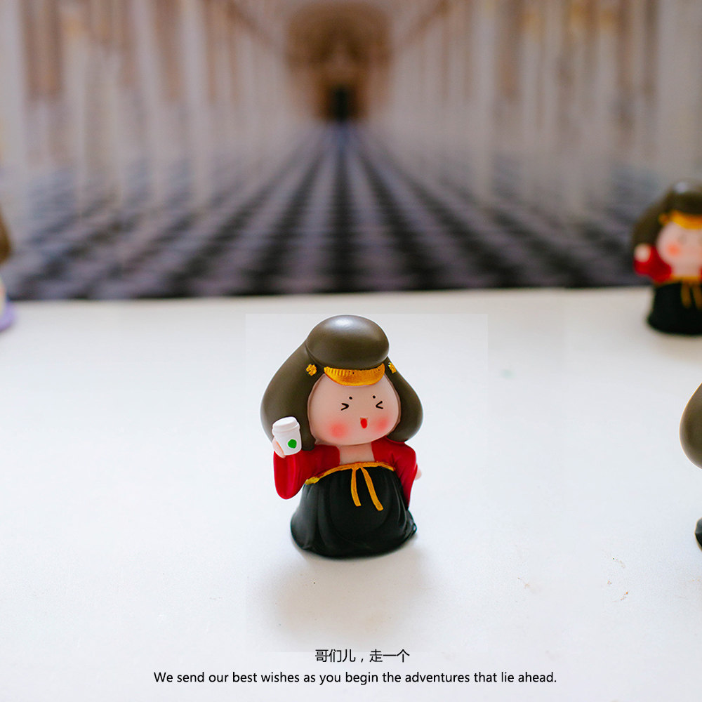 你好,我想要一杯超大份快乐～豪横的送她他一个小礼物摆在她桌上