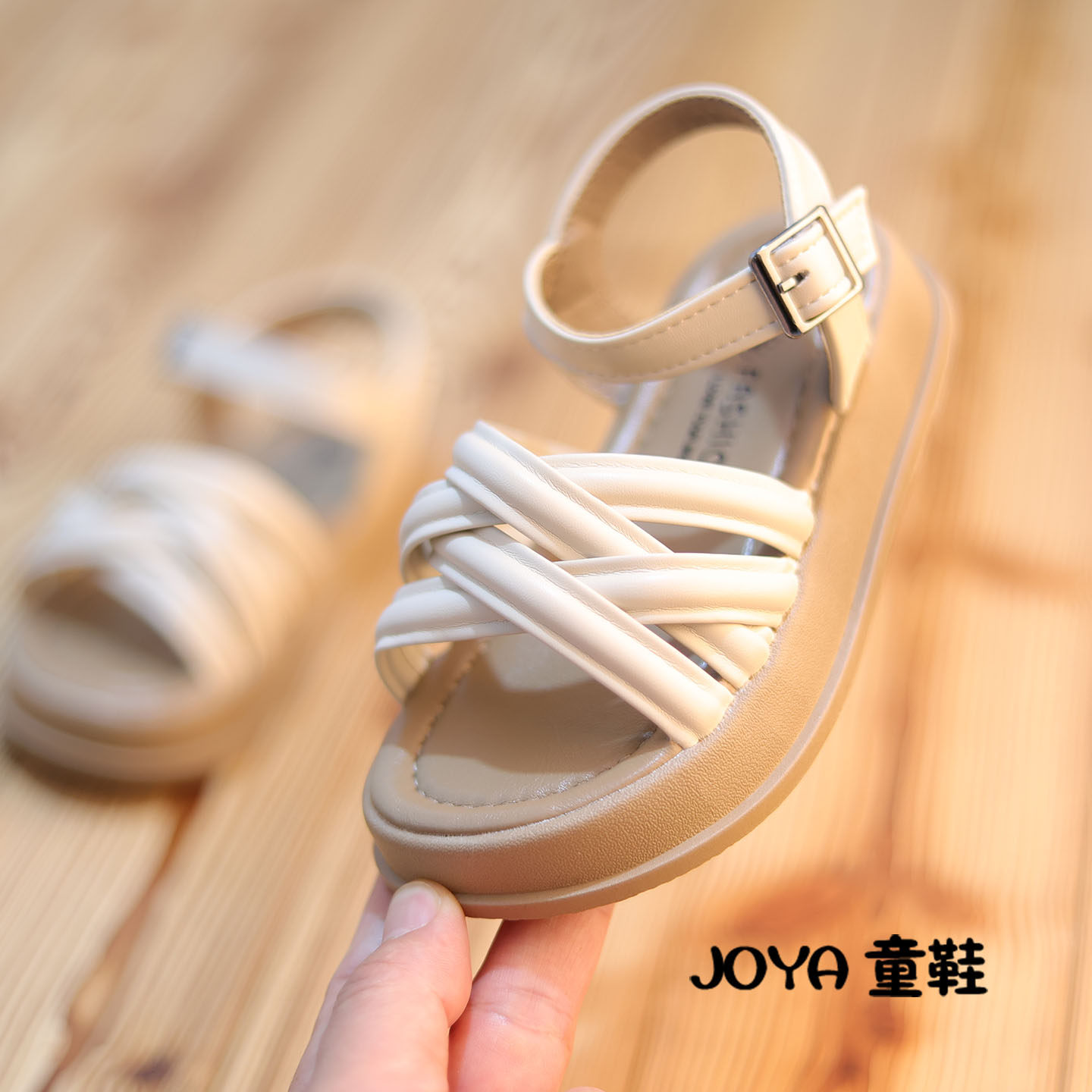 夏季新款26-36码女童凉鞋公主风编织厚底露趾沙滩鞋时装罗马凉鞋