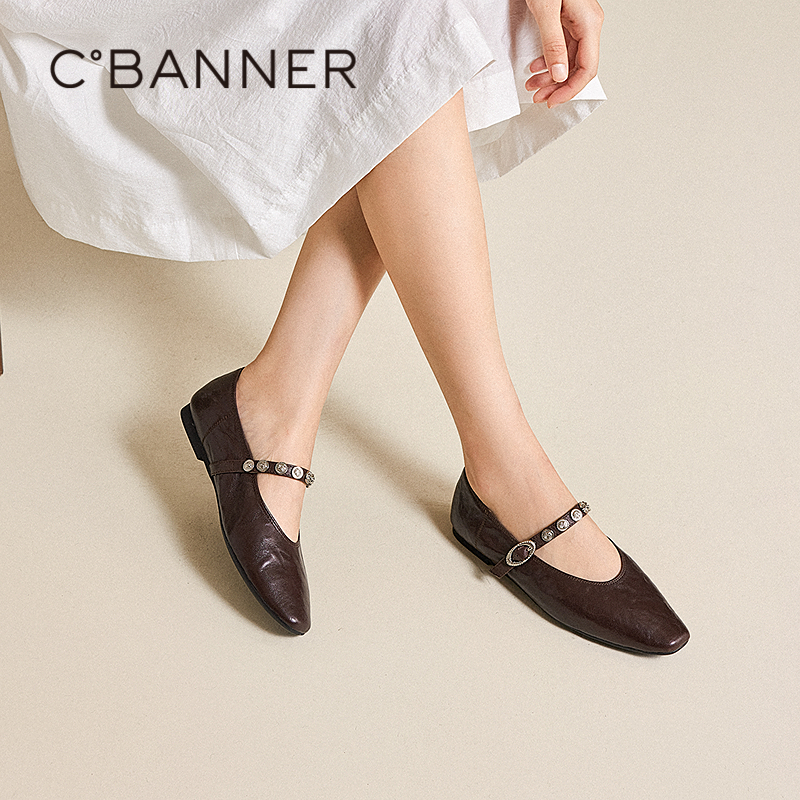 甄选羊皮革 细腻纹理彰显优雅格调