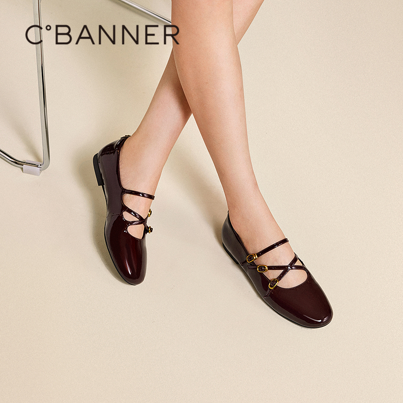 光泽感牛漆皮 柔和光泽感增添生气灵动