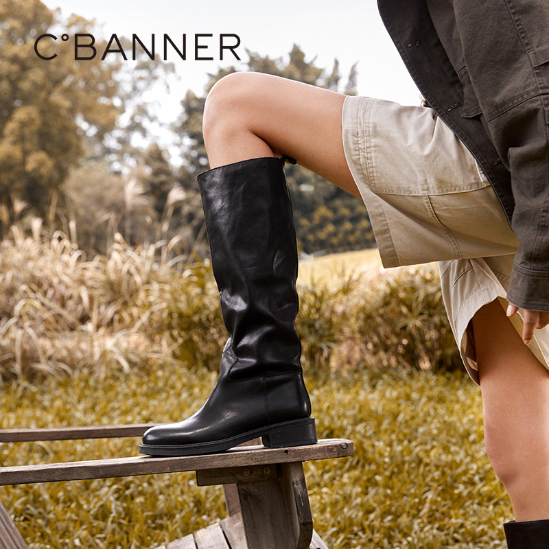 甄选牛皮革 纹理细腻展现自然光泽