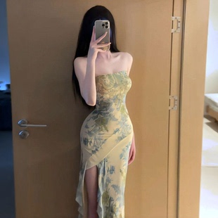 复古高级感超好看印花连衣裙御姐风性感抹胸开叉紧身包臀裙2026夏