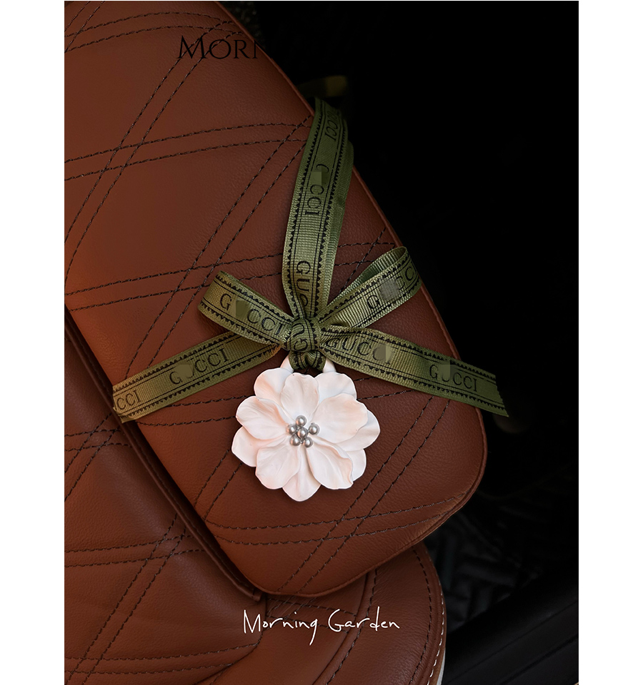 高级感白山茶车挂赵露思同款车饰