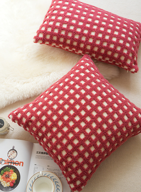 红色华夫格抱枕客厅可爱靠枕靠垫节日限定装饰氛围