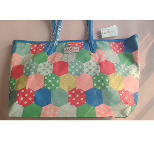 买到英国cathkidston斜挎包