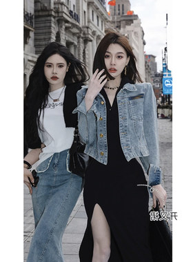 开叉V领修身设计感连衣裙