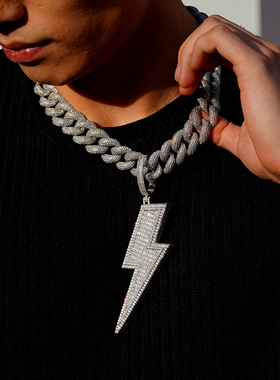 NICEPOWER 满钻方钻闪电吊坠