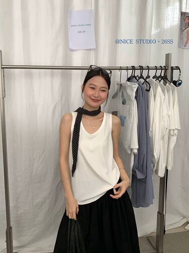 Nice studio奶思家夏季韩版简约百搭显瘦无袖背心女宽松打底上衣