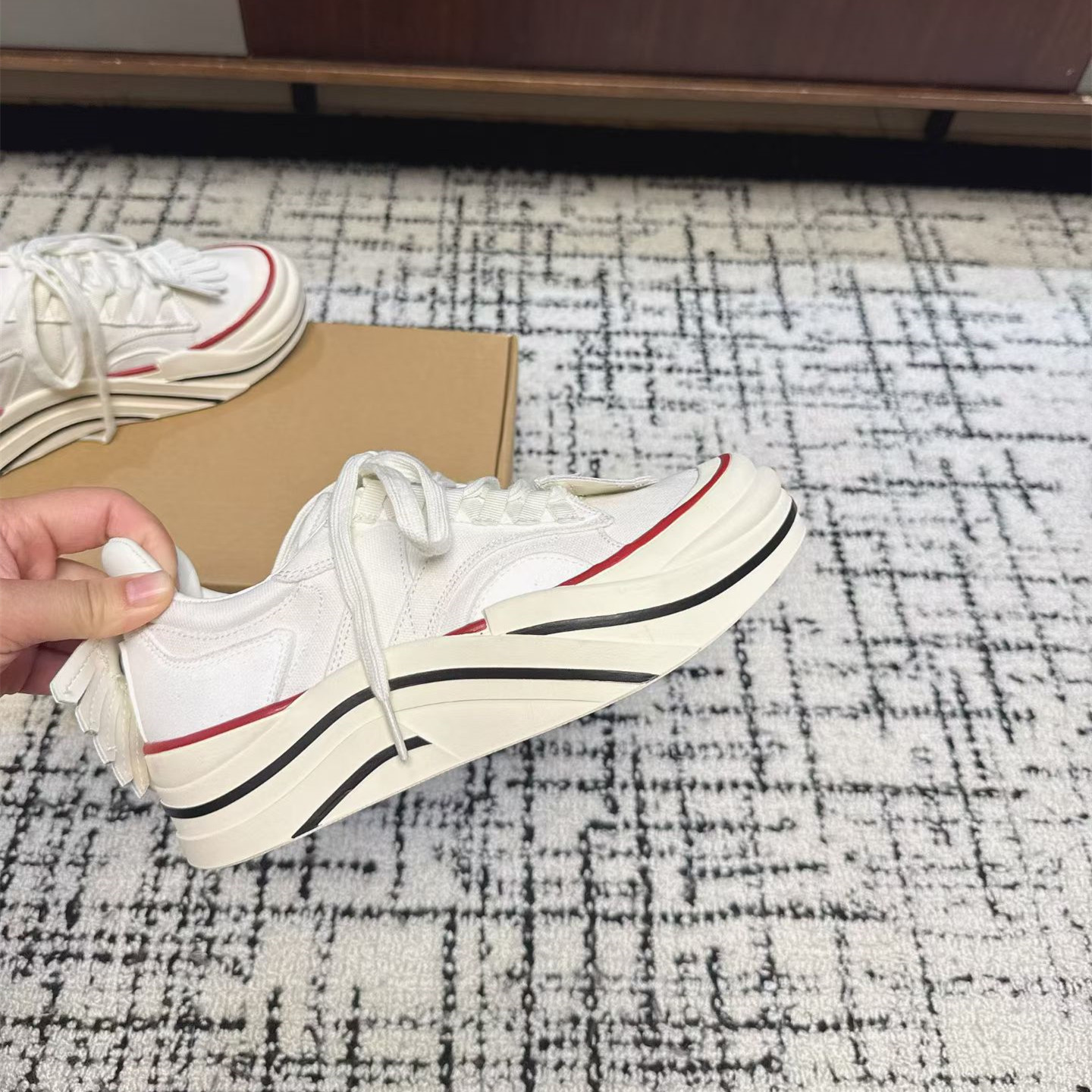 质感绝了~明星同款流苏帆布鞋厚底休闲鞋女圆头撞色系带运动板鞋