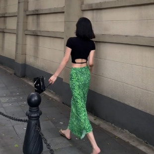 高腰休闲百搭垂感中长裙 2026新款 法式 复古后开叉绿色半身裙女夏季