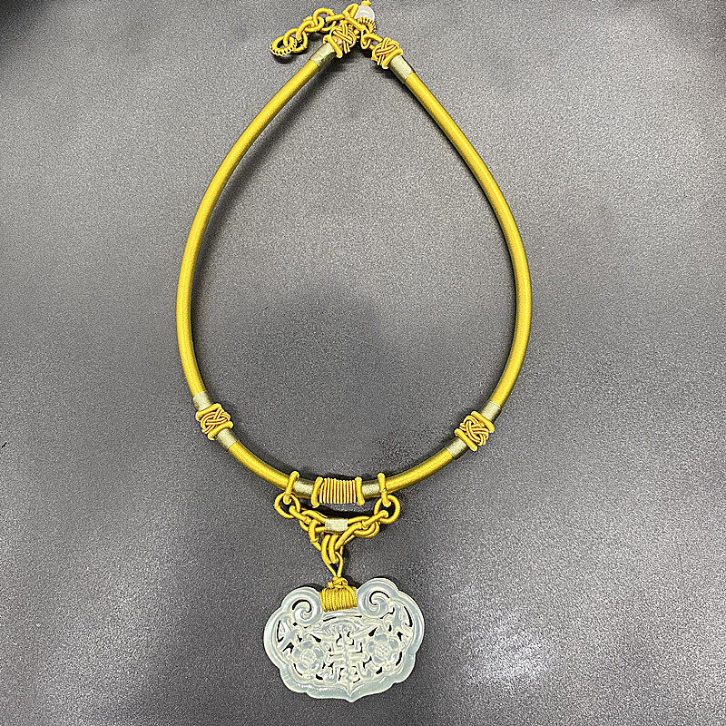 岫玉梅花长命锁项圈项链锁骨链玉牌吊坠新中式古风汉服璎珞旗袍配