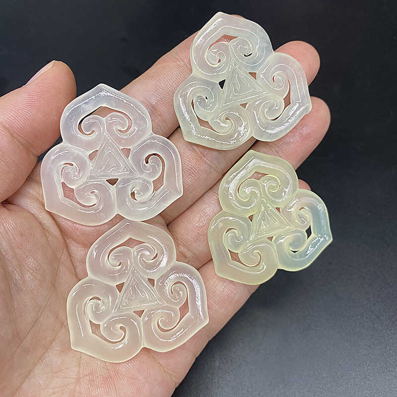 岫玉菱形如意云纹吊坠挂件仿古镂空双面雕刻玉片玉佩玉坠项链配饰