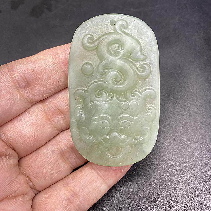天然岫玉龙牌吊坠男女款生肖龙玉佩仿古龙挂件项链玉坠饰品拍摄