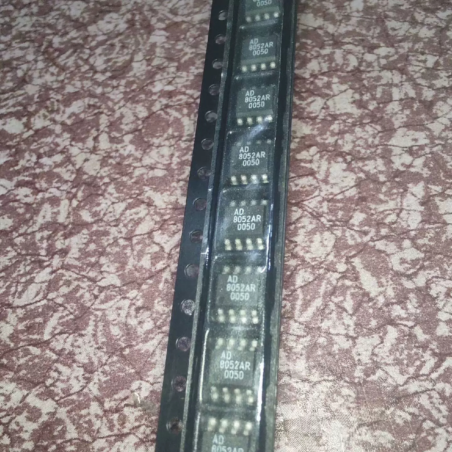 全新AD8052ARZ-REEL7原装(IC VOLTAGE FEEDBACK 2 CI