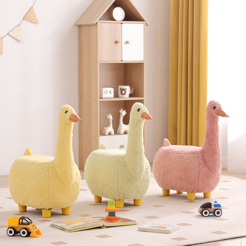 网红泰迪绒大鹅凳子儿童创意小板凳滑轮懒人可移动宠物企鹅换鞋凳