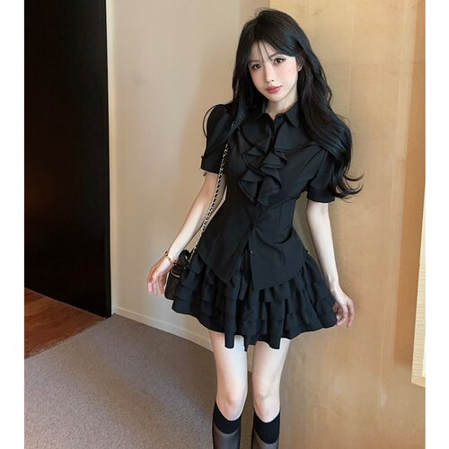 夏季甜辣宫廷风泡泡袖短裙套装