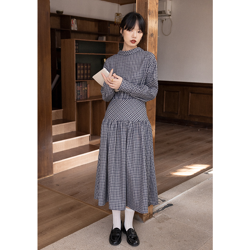 小众设计感格纹连衣裙