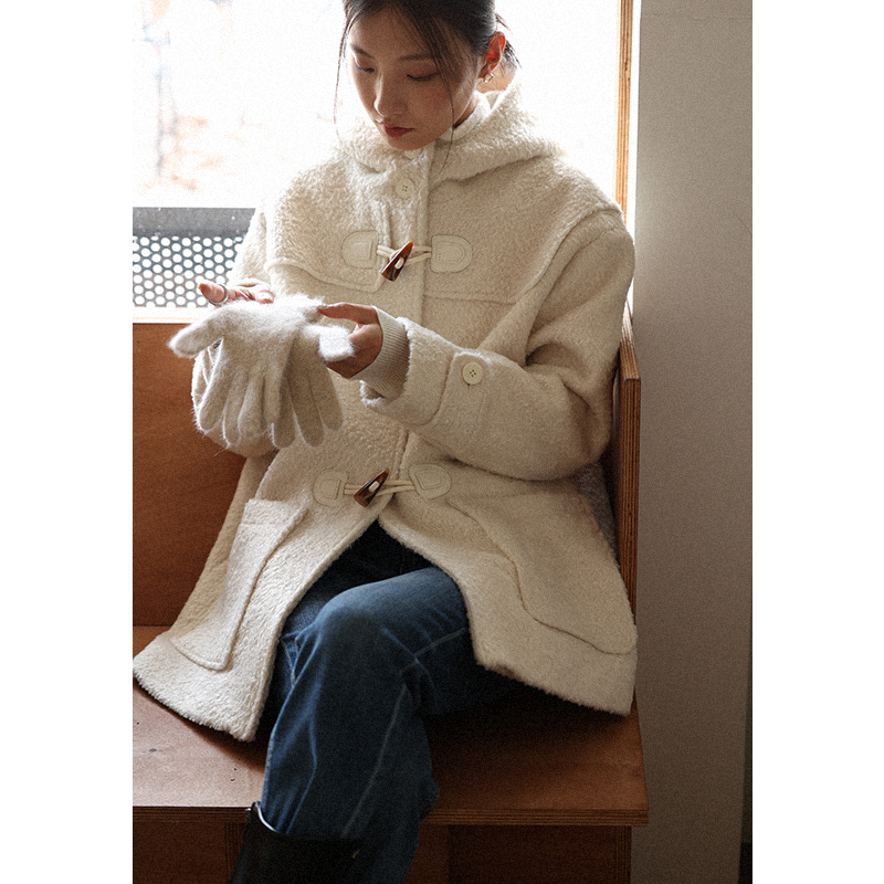 无拘毛呢中长学院风牛角扣大衣