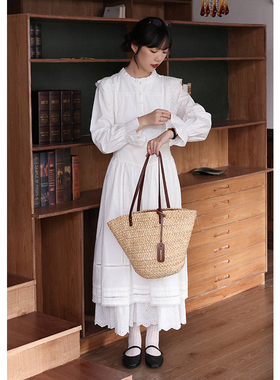 无拘2025年秋季新款亲肤透气白色A字裙荷叶边镂空立体织带连衣裙