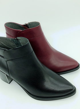 KISSCAT接吻猫2018秋冬简约延续款牛皮尖头粗跟短靴女KA97528-10