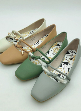 KISSCAT接吻猫2019春通勤牛皮方头敞口平跟粗跟单鞋女KA09320-53