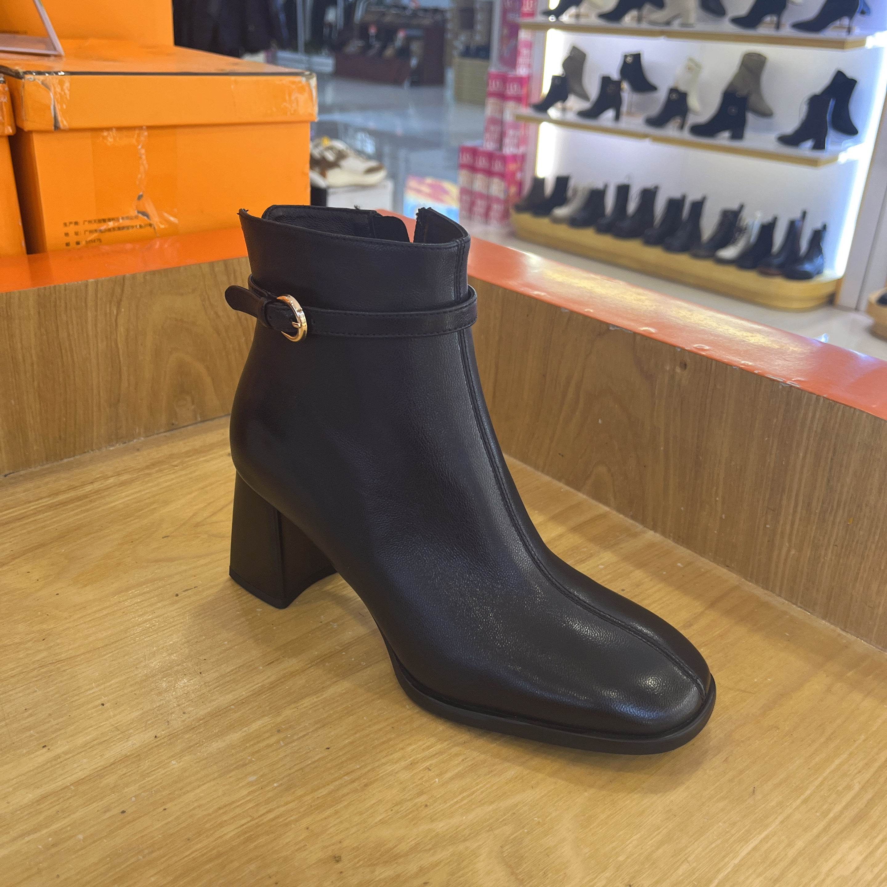 接吻猫2025冬季新款时尚百搭粗跟高跟短靴女靴子时装靴KA65880-10,女鞋,时装靴,淘宝优惠券,粉丝福利购,淘宝优惠卷