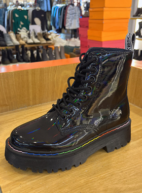 接吻猫2020冬时尚漆皮炫彩ins潮流圆头牛皮马丁靴女鞋KA10798-50