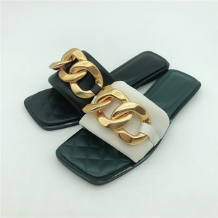 一字拖女KA21330 软面舒适羊皮时尚 接吻猫2021夏链饰扣平跟拖鞋