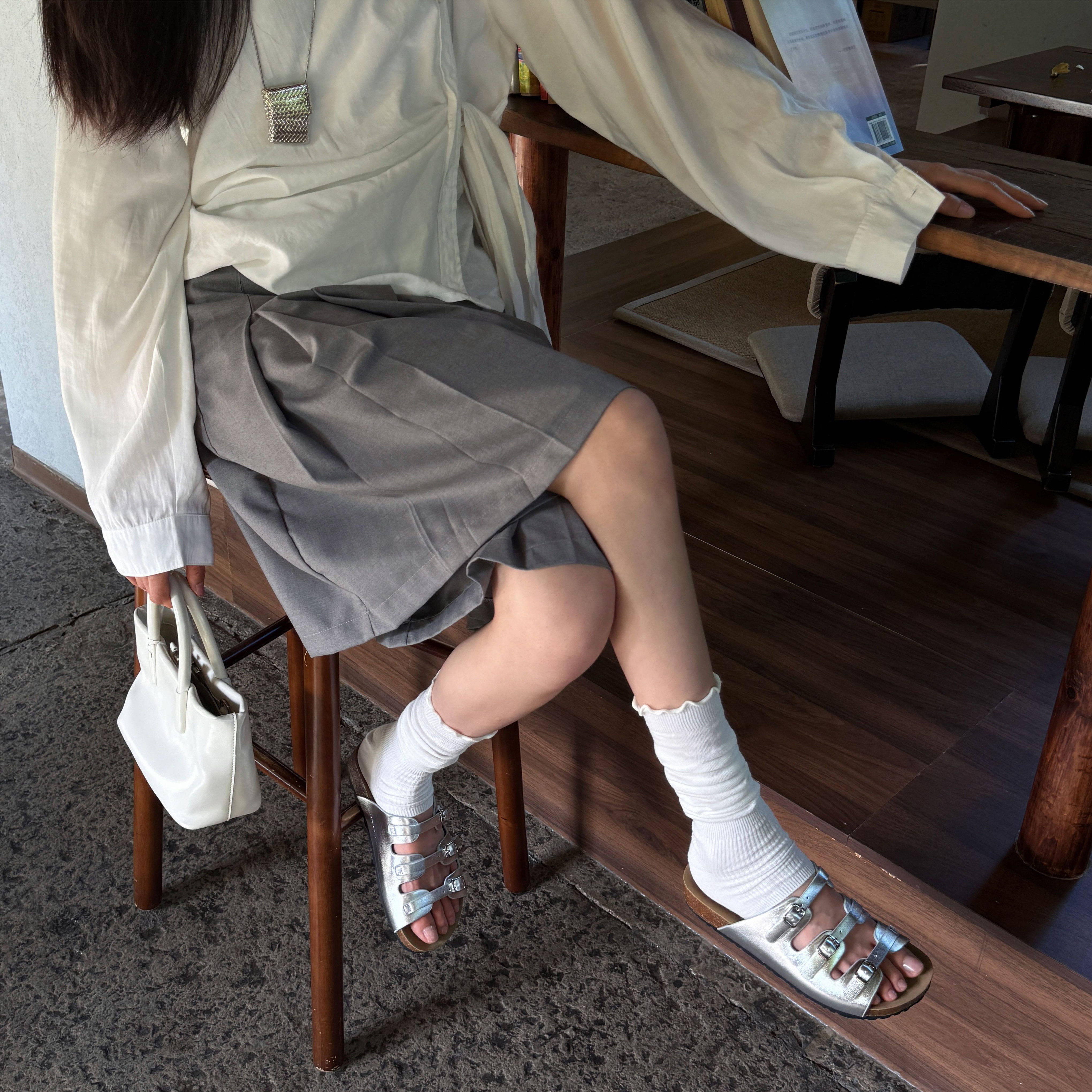 【小发喵】银色韩版搭扣凉鞋女夏季露趾外穿平底舒适日常休闲凉鞋