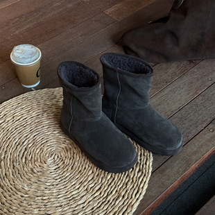 【小发喵】真皮翻毛皮短靴女秋冬加绒保暖雪地靴平底瘦瘦靴马丁靴