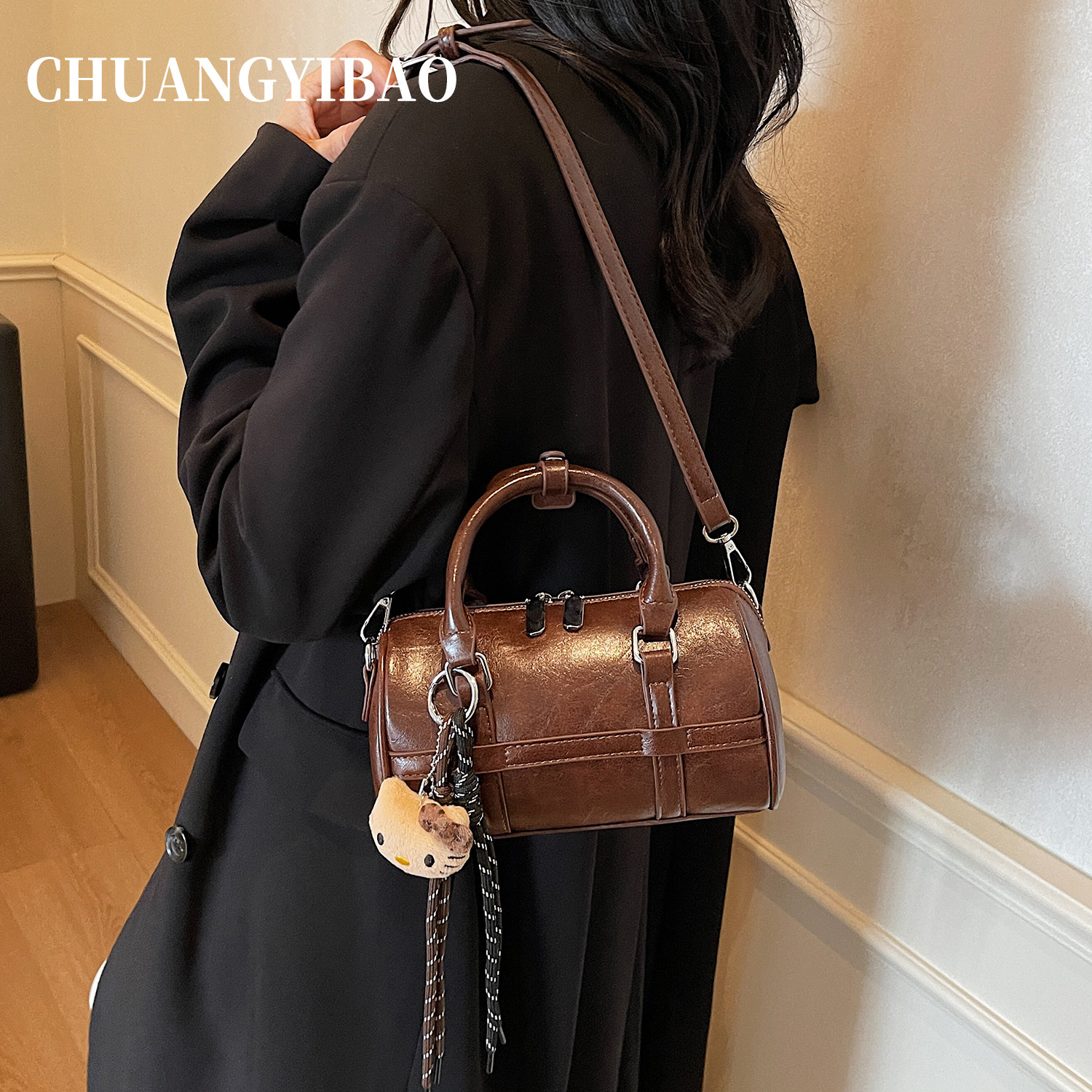 超火精致手提圆筒包包女式2025新款秋冬轻奢小众高级感斜挎枕头包,箱包皮具/热销女包/男包,单肩包,淘宝优惠券,粉丝福利购,淘宝优惠卷