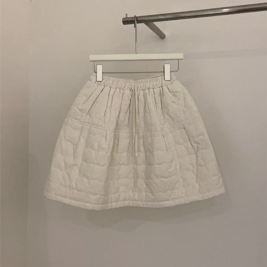 2025冬季杏色黑色抽绳羽绒短裙