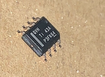 全新 TPS7A7001DDAR SOIC-8 可调节低压降稳压器芯片   丝印 QVH