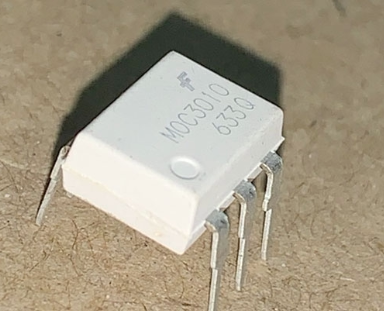 全新原装   MOC3010 DIP-6   MOC3010M  光隔三端双向可控硅开关