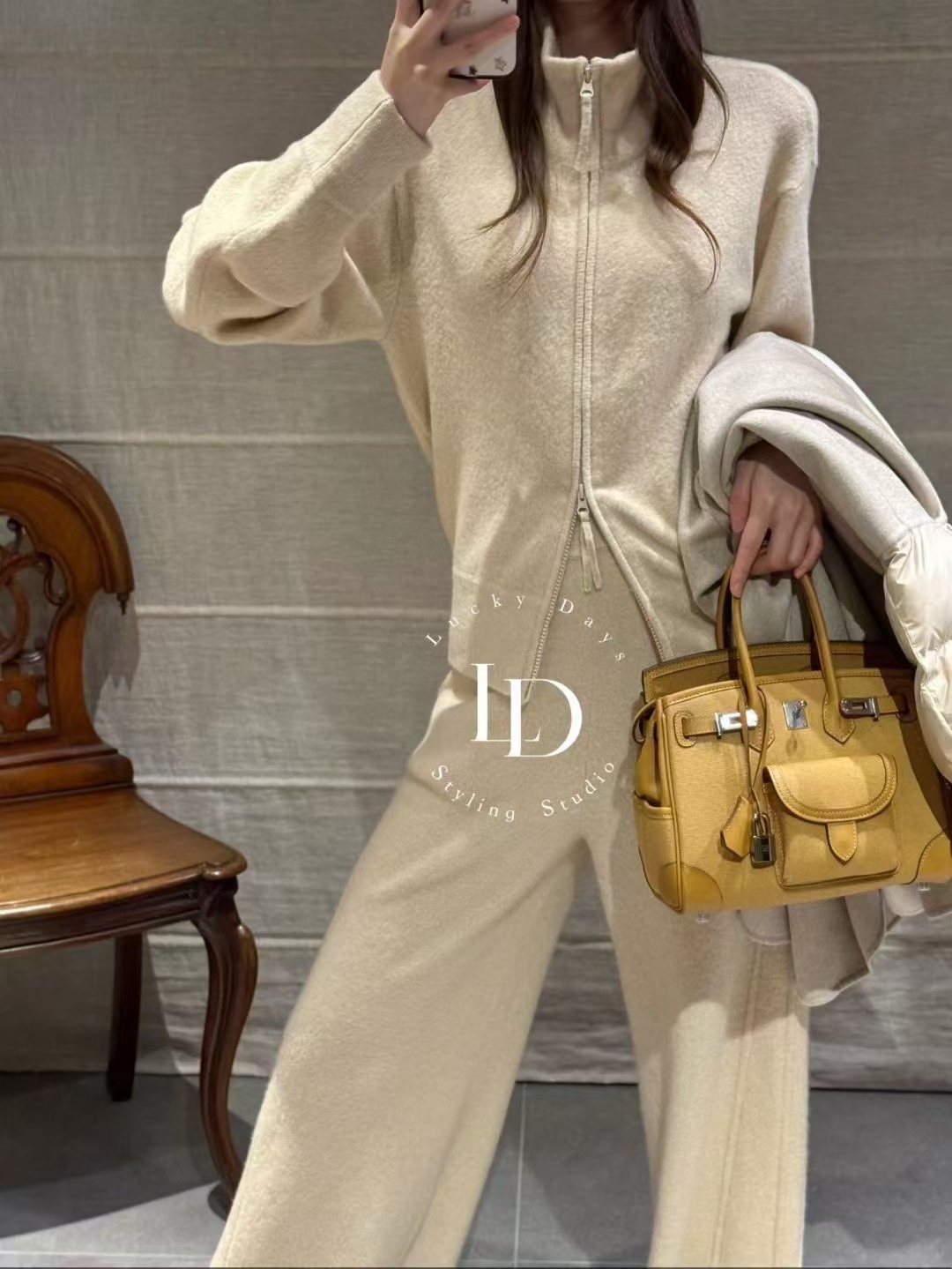 2025秋冬新款 纯色双拉链立领针织80绒休闲保暖短款羊绒衫外套女