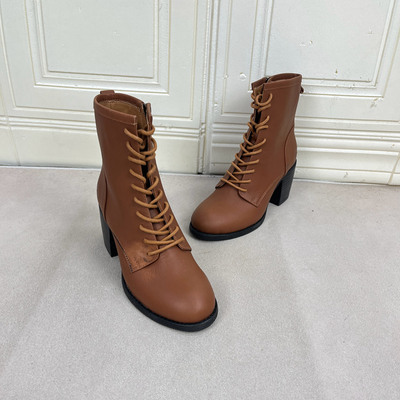 圆头纯色粗跟侧拉链系带时装短靴