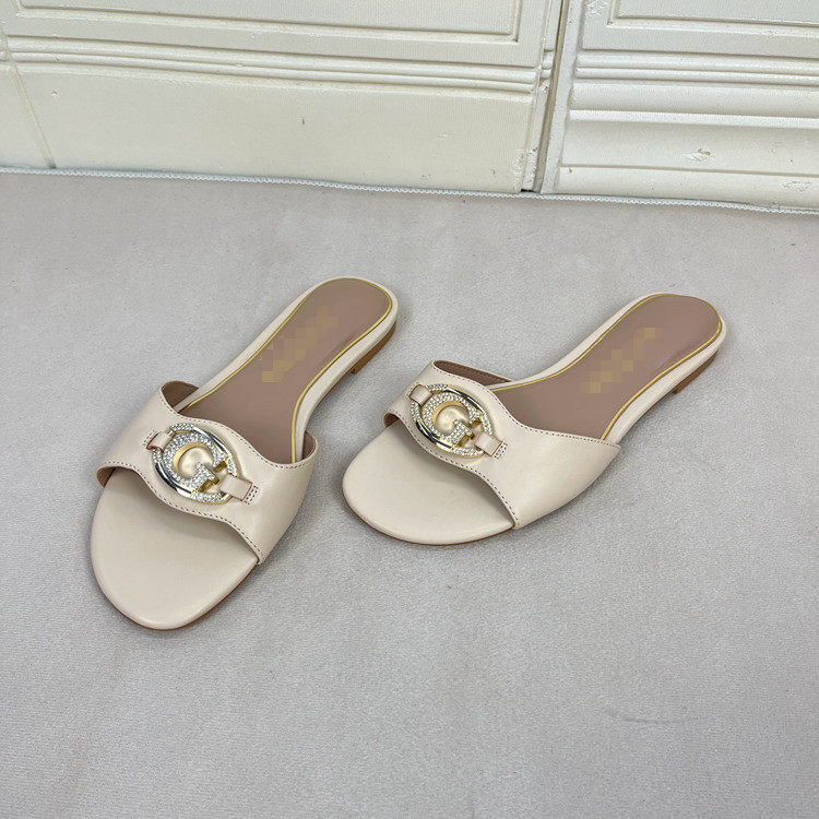 外贸原单女鞋新款时尚圆头纯色金属标带钻休闲百搭平底拖鞋凉鞋
