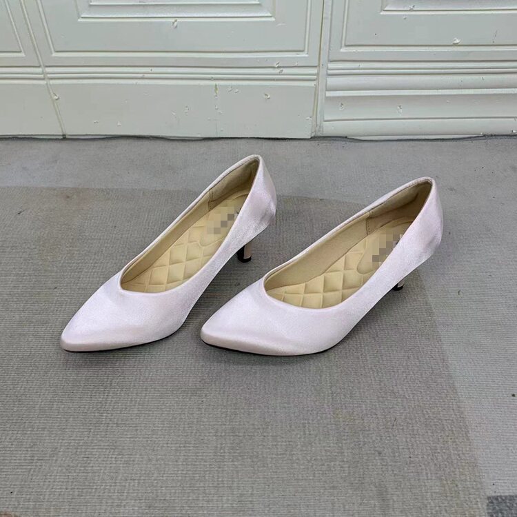 外贸原单新款时尚百搭气质通勤缎面细跟尖头浅口单鞋女鞋