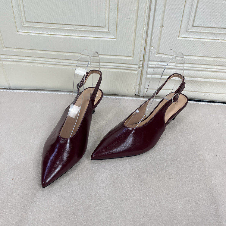 尖头浅口细高跟一字扣包头凉鞋