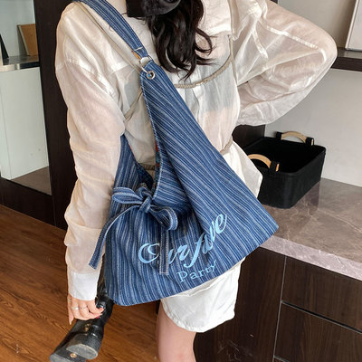 双面背通勤腋下包大容量单肩包