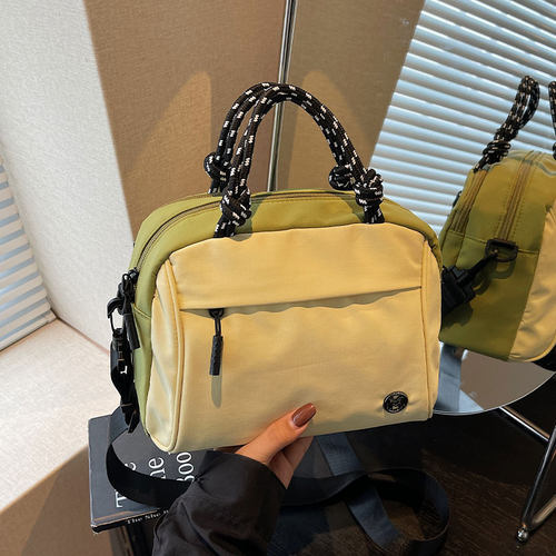 尼龙布斜挎包大容量通勤单肩包