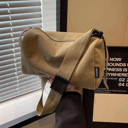 腋下包宽肩带斜挎枕头包