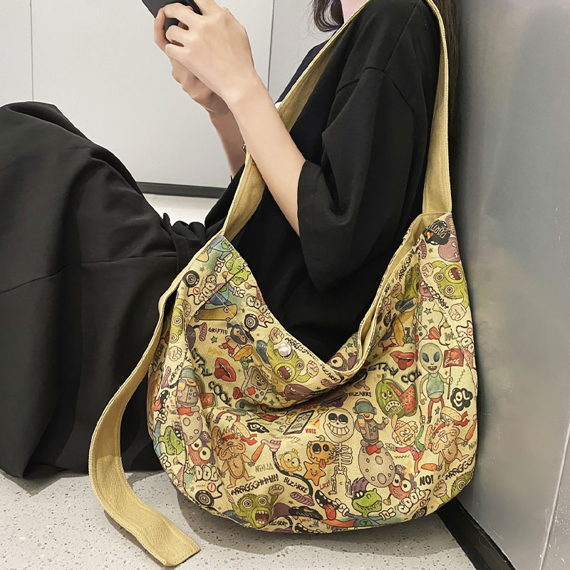 涂鸦单肩斜挎包通勤上课托特包