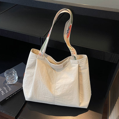 大容量帆布包女单肩通勤托特包