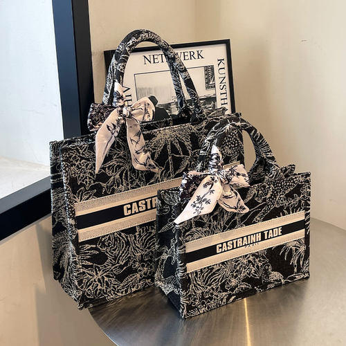 手提刺绣通勤托特包大容量单肩包