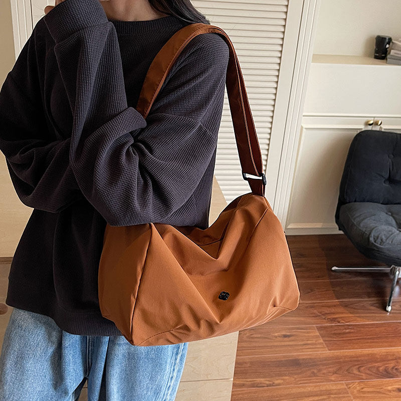 休闲大容量健身包轻便旅行通勤包