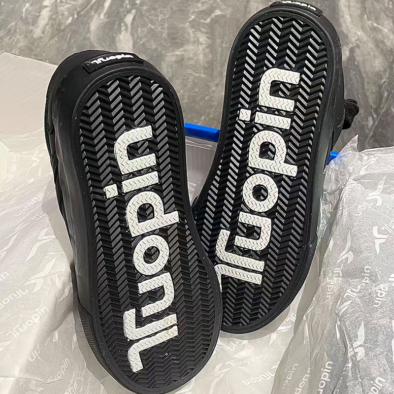 鮀品黑色板鞋子女款2026春季新款明星同款厚底鞋子百搭小众面包鞋